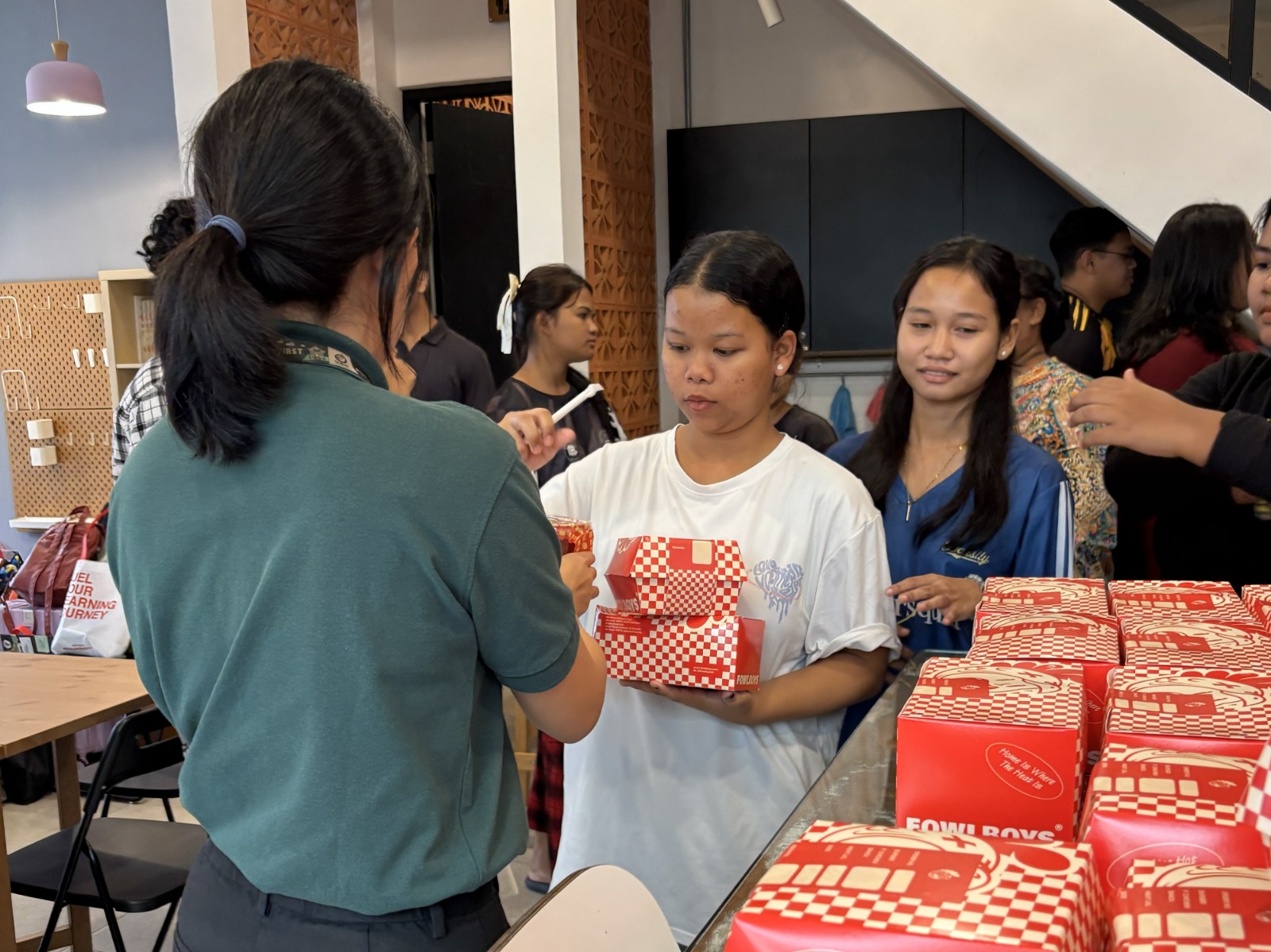 lunch service · slim river kids